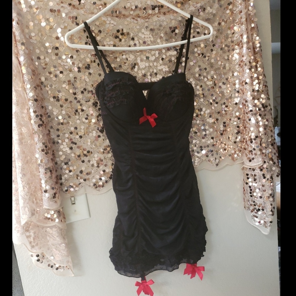 VICTORIA SECRET NWT Ruffle Lingerie, Garter Straps